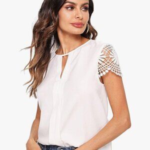 Round Neck Cutout Lace Contrast Short Sleeve Keyhole White Blouse (XS)